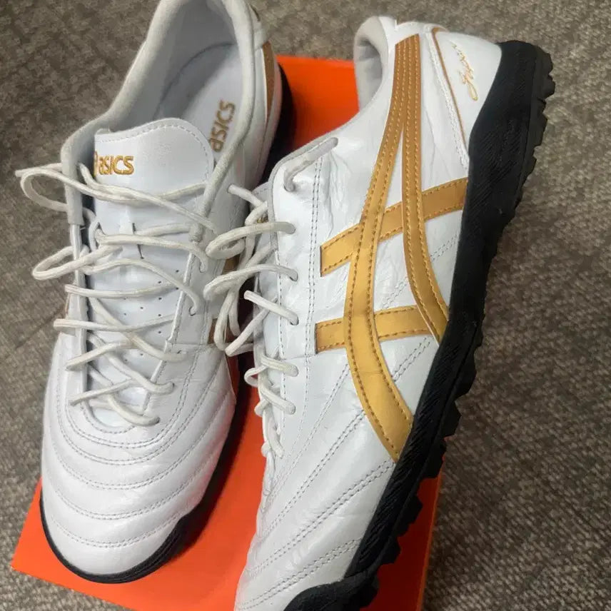 [BUNJANG] Asics C3 TF Running Shoes (285mm) / 아식스 c3 TF(285,1회착)