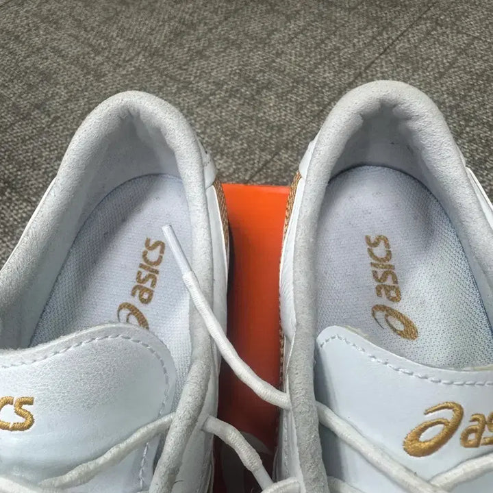 [BUNJANG] Asics C3 TF Running Shoes (285mm) / 아식스 c3 TF(285,1회착)