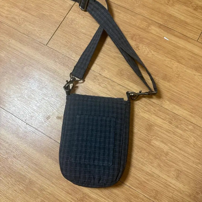 [BUNJANG] The Coldest Moment Crossbody Bag / 더콜디스트모먼트 가방