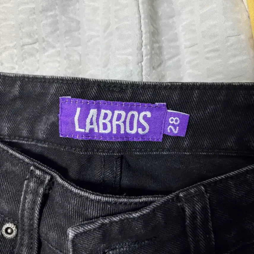 [BUNJANG] Labros Daisy Shorts Black (Size 28) / 라브로스 데이지 쇼츠 28