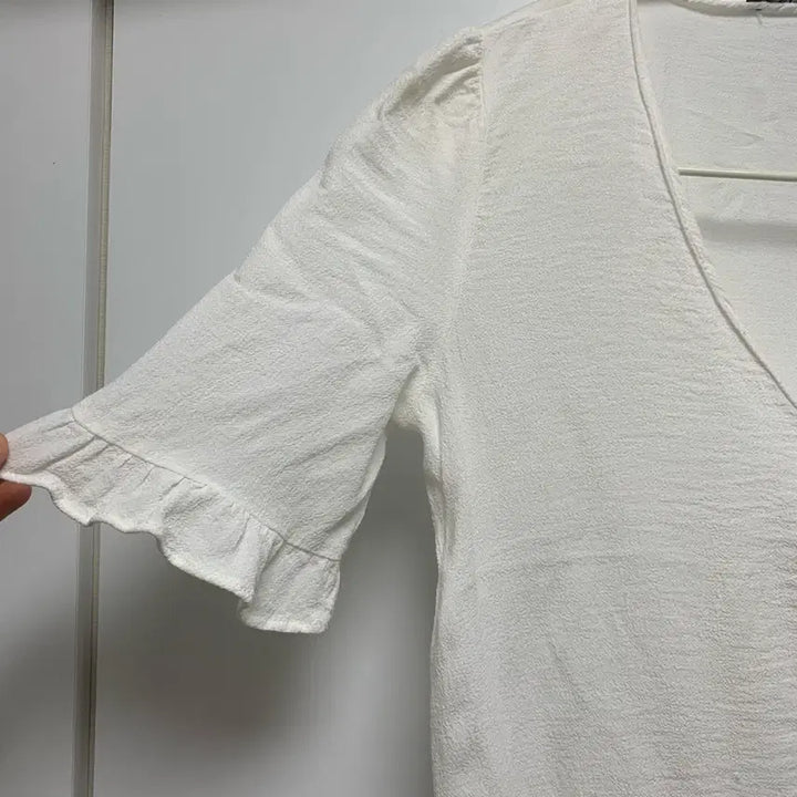 [BUNJANG] Zara White Short-Sleeve Blouse / 자라 화이트 반팔 블라우스