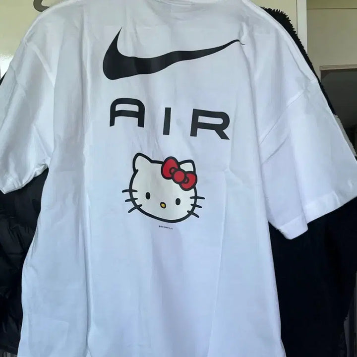 [BUNJANG] Nike x Hello Kitty NRG Air T-Shirt XL / 나이키 x 헬로키티 NRG 에어 티셔츠 XL