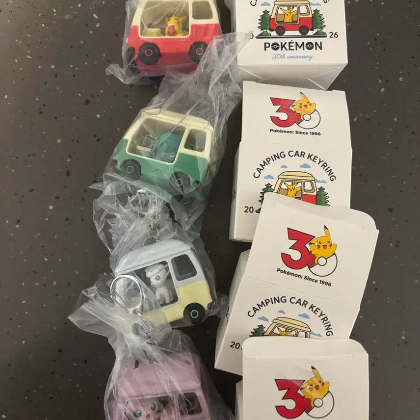 [BUNJANG] Lotte 30th Anniversary Pokemon Camping Car Set Keychain / 롯데리아 키링 포켓몬 30주년 캠핑카 세트