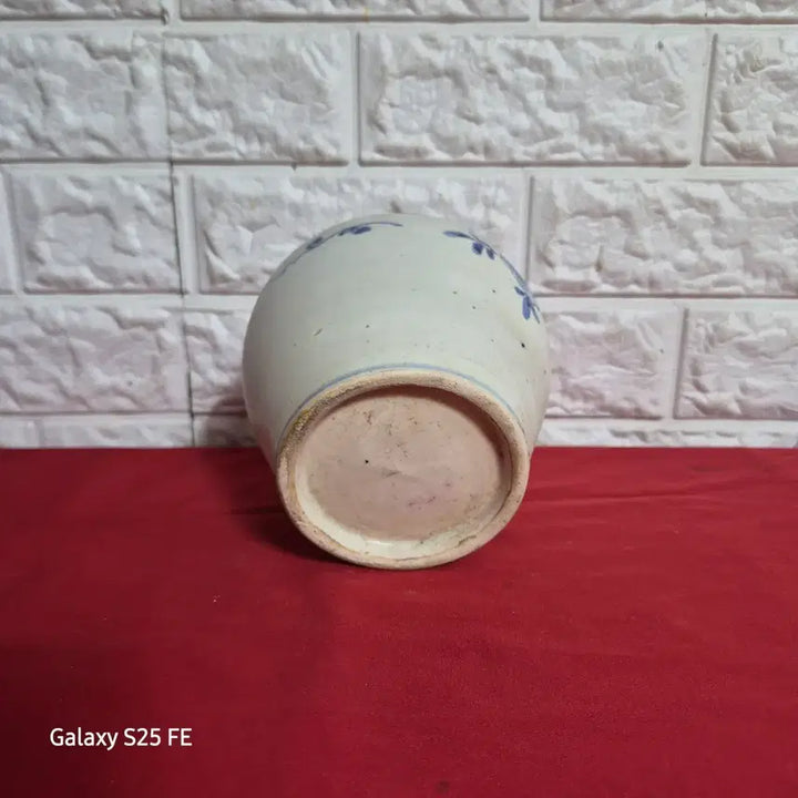 [BUNJANG] Joseon Dynasty White Porcelain Peony-Decorated Long Jar / 백자모란문 긴호