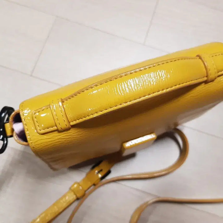 [BUNJANG] Couronne x Lucky Chouette Collaboration Leather Crossbody Bag / 쿠론 럭키슈에뜨 콜라보 가죽 크로스백