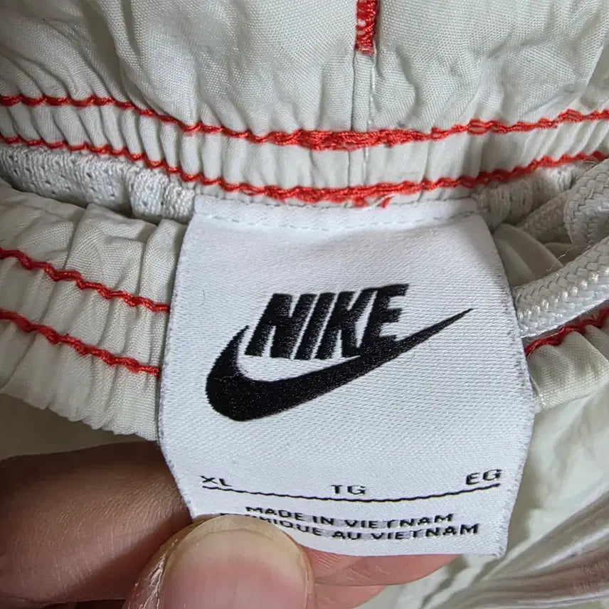 [BUNJANG] Nike Heritage Nylon Jogger Pants (White/Red Stitch) XL / [XL] 나이키 헤리티지 나일론 조거 팬츠 (화이트/레드 스티치)