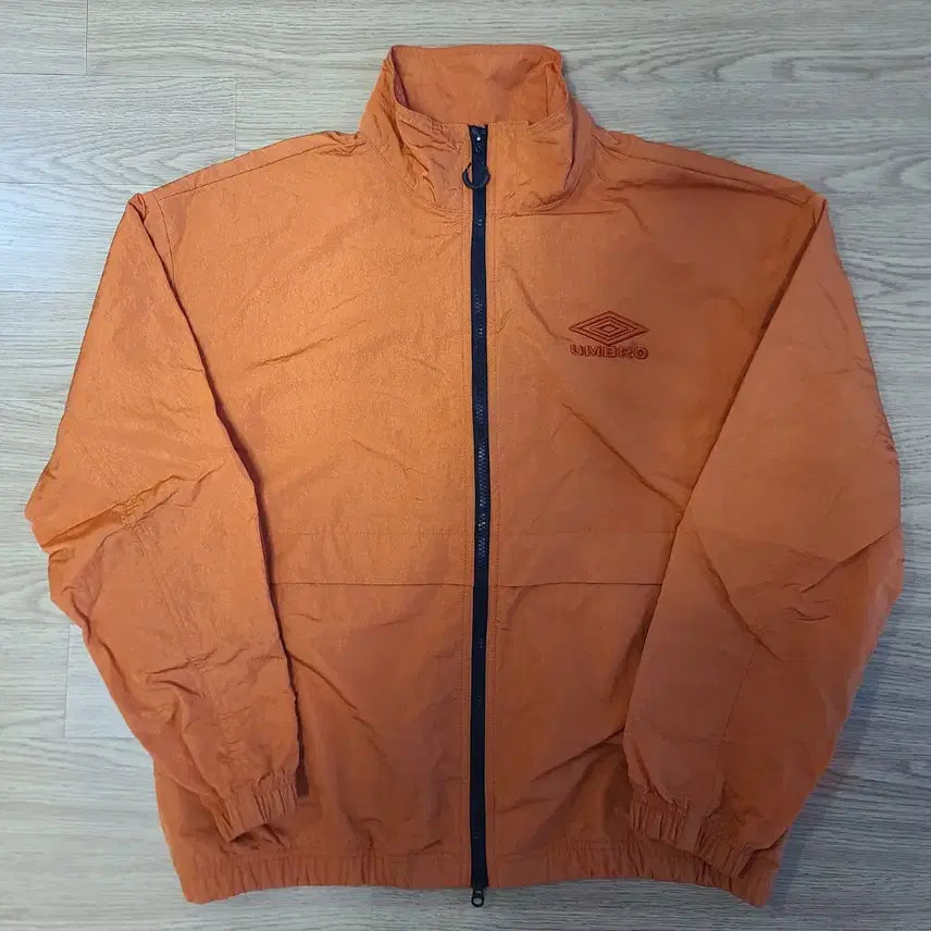 [SOLD OUT] 엄브로 오렌지 나일론메탈 바람막이 S