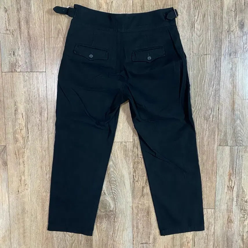 [BUNJANG] Uniform Bridge HBT Herringbone Twill Front Pleats Gurkha Pants Black / 유니폼 브릿지 HBT 헤링본트윌 프론트 플리츠 구르카 구루카 팬츠 블랙