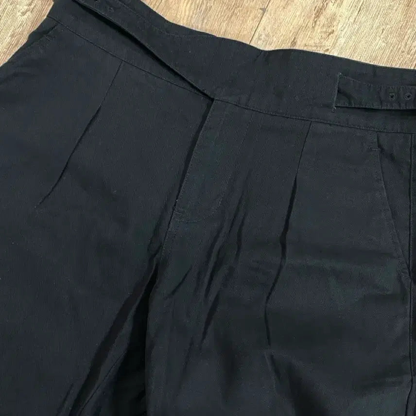 [BUNJANG] Uniform Bridge HBT Herringbone Twill Front Pleats Gurkha Pants Black / 유니폼 브릿지 HBT 헤링본트윌 프론트 플리츠 구르카 구루카 팬츠 블랙