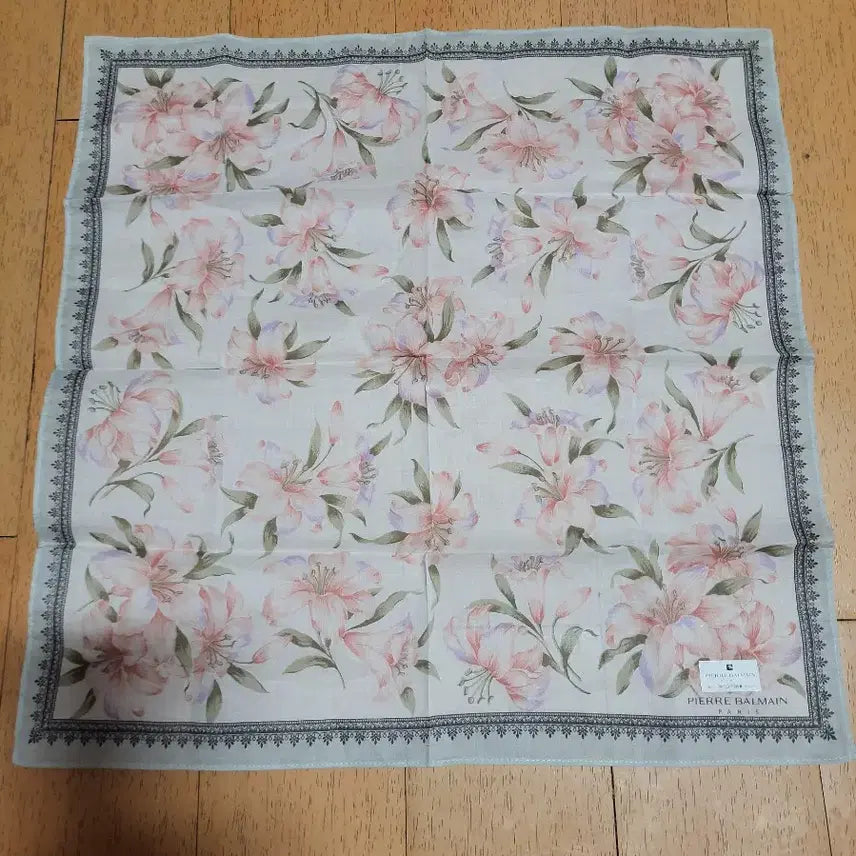 [BUNJANG] Balmain Handkerchief / 발망손수건