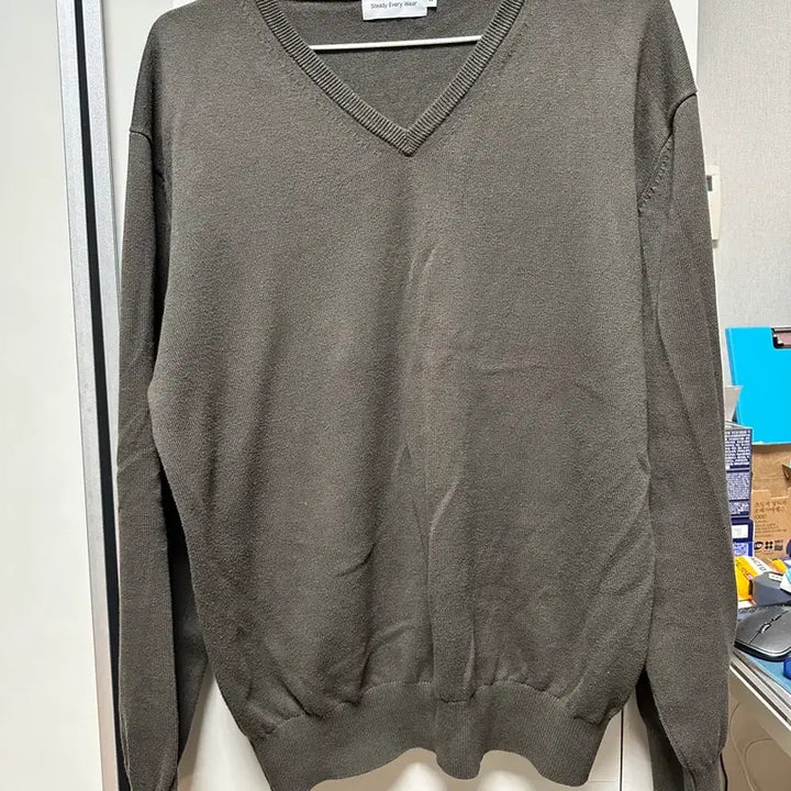 [BUNJANG] SteadyEverywear Cotton V-Neck Knit Olive / 스테디에브리웨어 코튼 브이 넥 니트