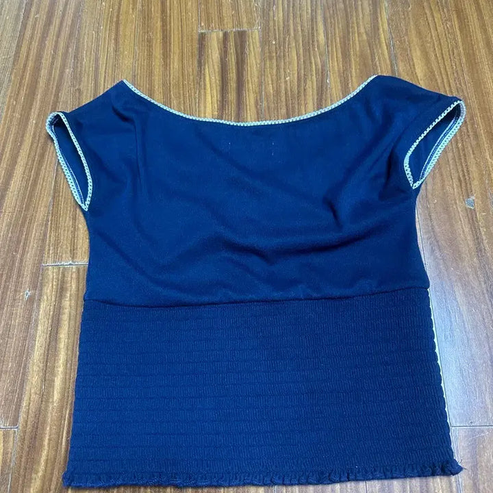 [BUNJANG] Glowny Peekaboo T-shirt Navy M / 글로니 피카부 티셔츠 네이비 M
