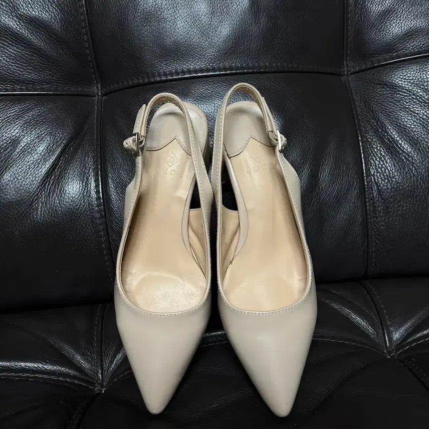 [BUNJANG] JUDE Beige Slingback Pumps (Size 245) / JUDE 쥬드 베이지 슬링백 펌프스 (245)