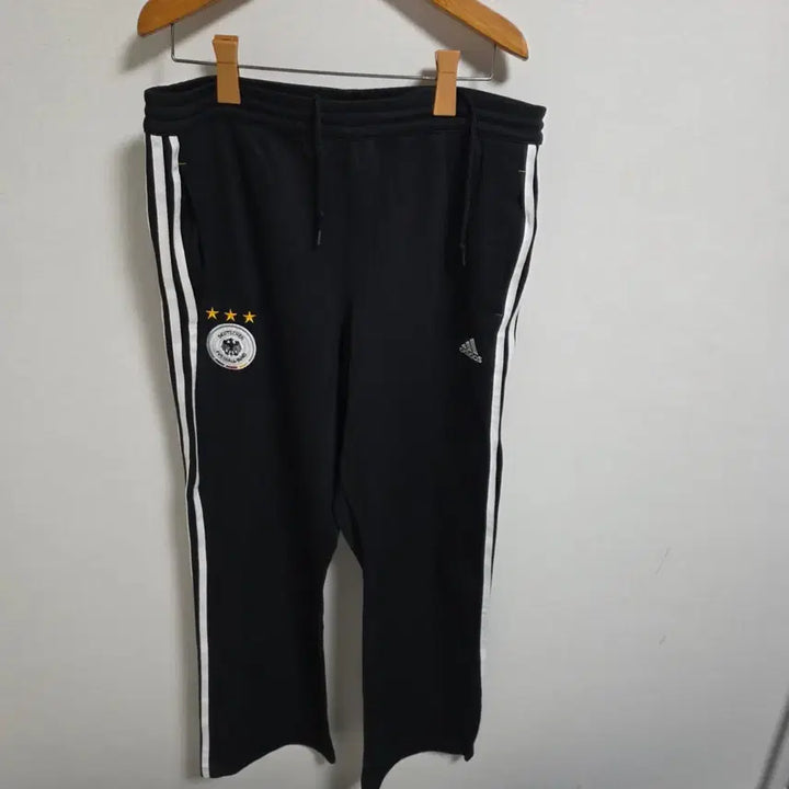 [BUNJANG] Adidas Germany National Team Training Pants (E67554) / [105] 아디다스 독일 국가대표 트레이닝 팬츠 (E67554) 정품