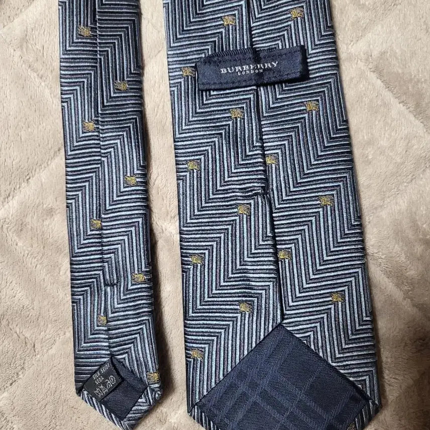 [BUNJANG] Burberry Check Pattern Necktie / 버버리 체크무늬 넥타이
