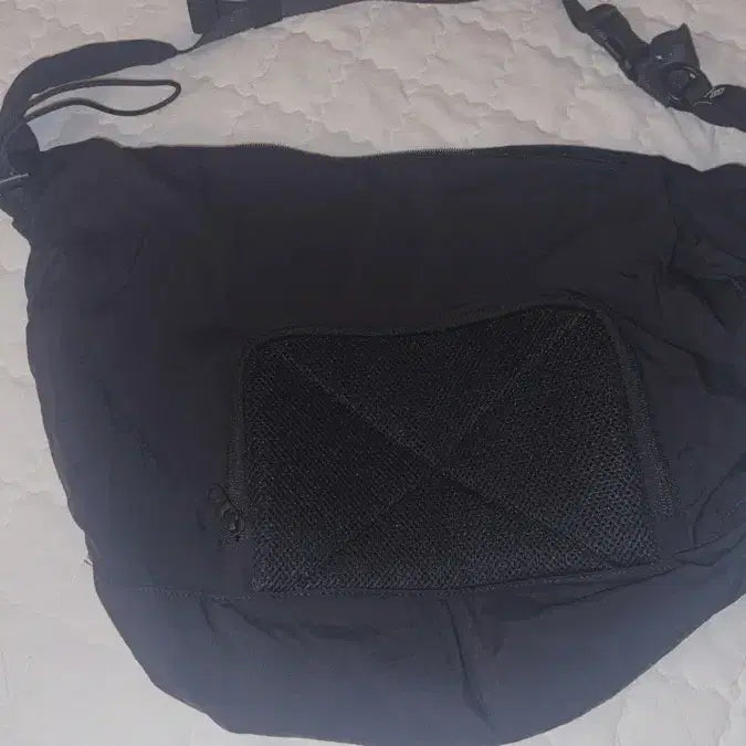 [BUNJANG] Umbro Black Shoulder Bag / 엄브로 블랙 숄더백
