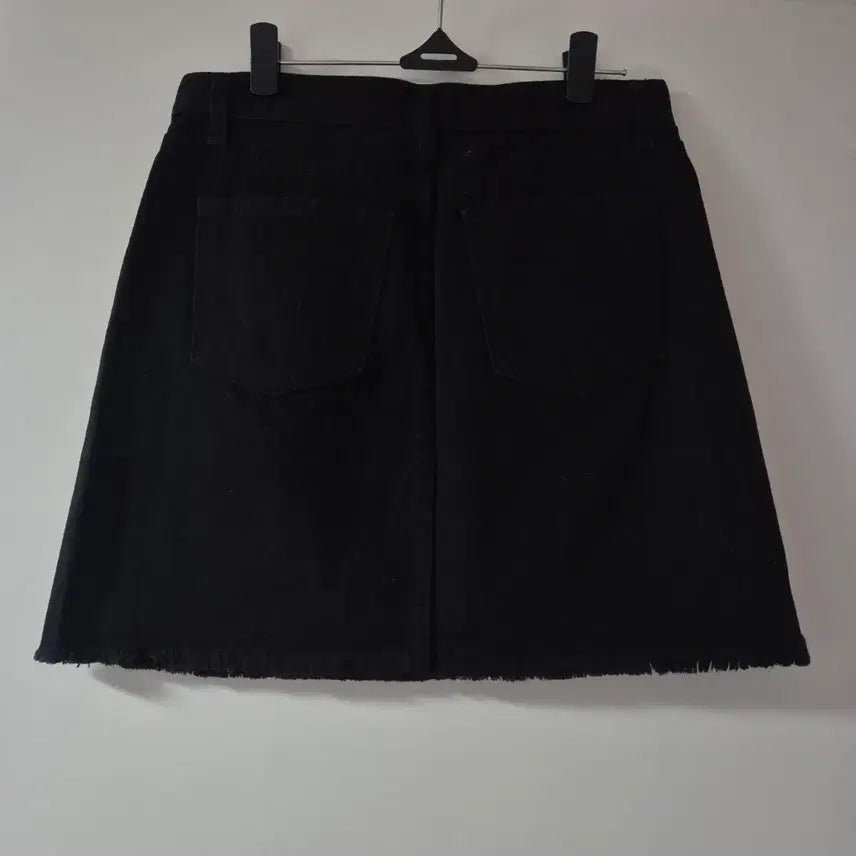 [BUNJANG] Black Denim A-Line Cut-Out Skirt / 블랙 데님 컷팅 A라인 스커트