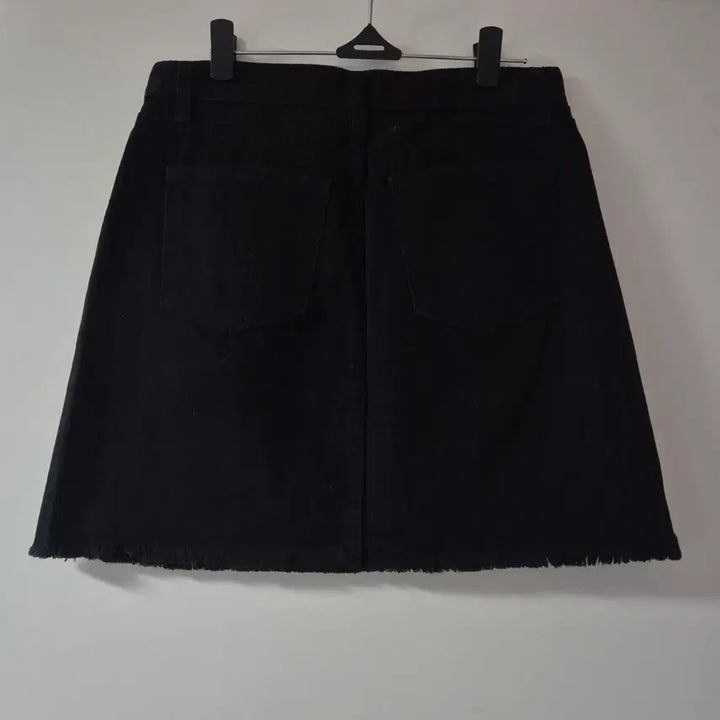 [BUNJANG] Black Denim A-Line Cut-Out Skirt / 블랙 데님 컷팅 A라인 스커트