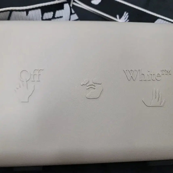 [BUNJANG] Off-White Crossbody Shoulder Bag / 오프화이트 크로스백 숄더백