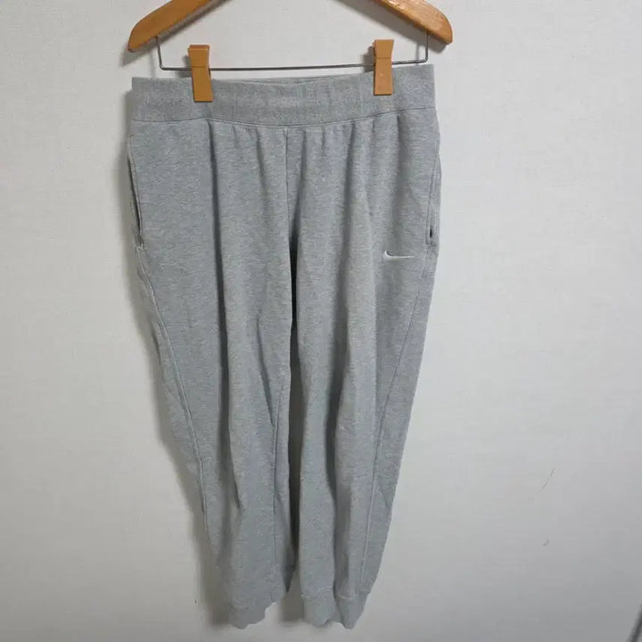 [BUNJANG] Nike Swoosh Club Fleece Jogger Pants Grey XL / [24년식/XL] 나이키 스우시 클럽 플리스 조거 팬츠 그레이
