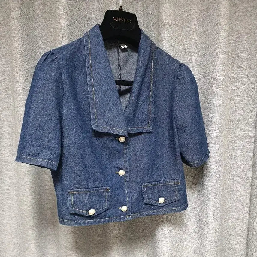 [BUNJANG] Melon Cropped Denim Short-Sleeve Jacket with Pearl Buttons / melon 멜론 크롭 데님 코튼 반팔 진주버튼자켓 블라우스s
