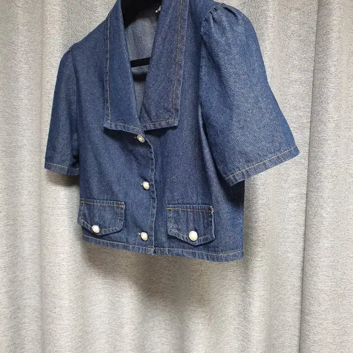 [BUNJANG] Melon Cropped Denim Short-Sleeve Jacket with Pearl Buttons / melon 멜론 크롭 데님 코튼 반팔 진주버튼자켓 블라우스s
