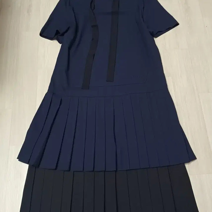 [BUNJANG] Lucky Chouette Navy Pleated Hood Long Dress / 럭키슈에뜨 네이비 플리츠후두 롱 원피스(66)총장110