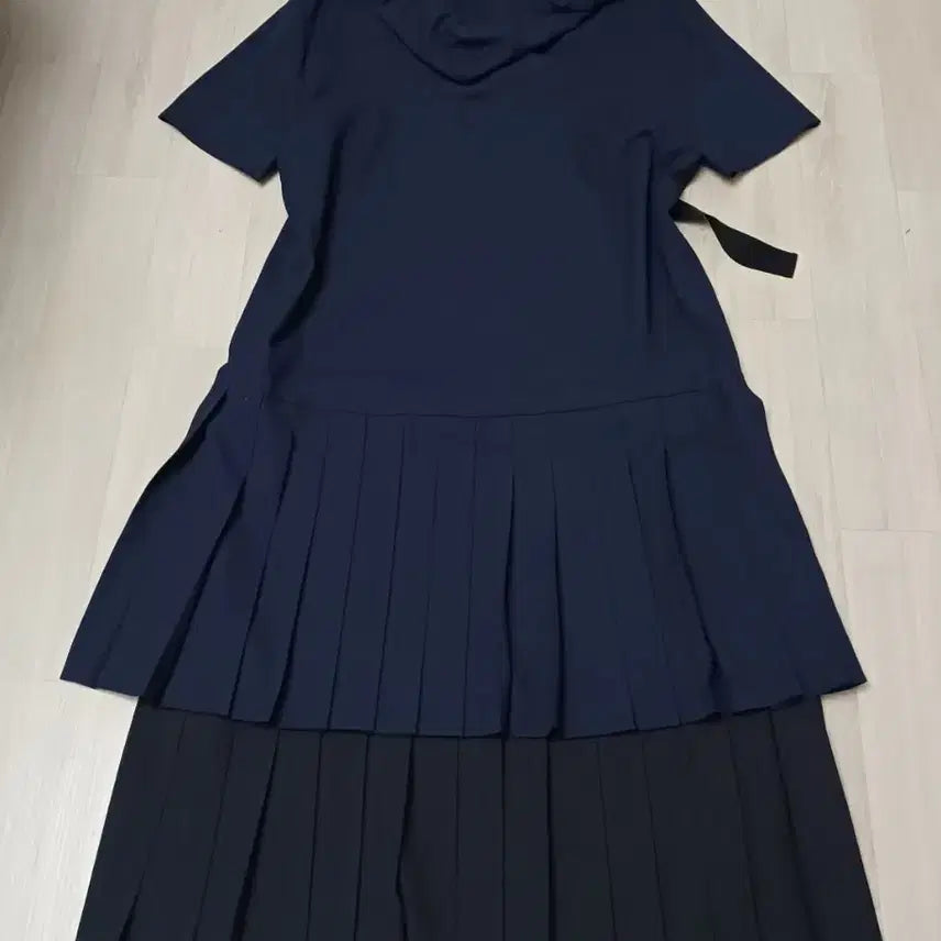 [BUNJANG] Lucky Chouette Navy Pleated Hood Long Dress / 럭키슈에뜨 네이비 플리츠후두 롱 원피스(66)총장110
