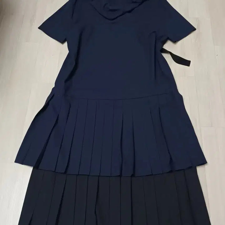 [BUNJANG] Lucky Chouette Navy Pleated Hood Long Dress / 럭키슈에뜨 네이비 플리츠후두 롱 원피스(66)총장110
