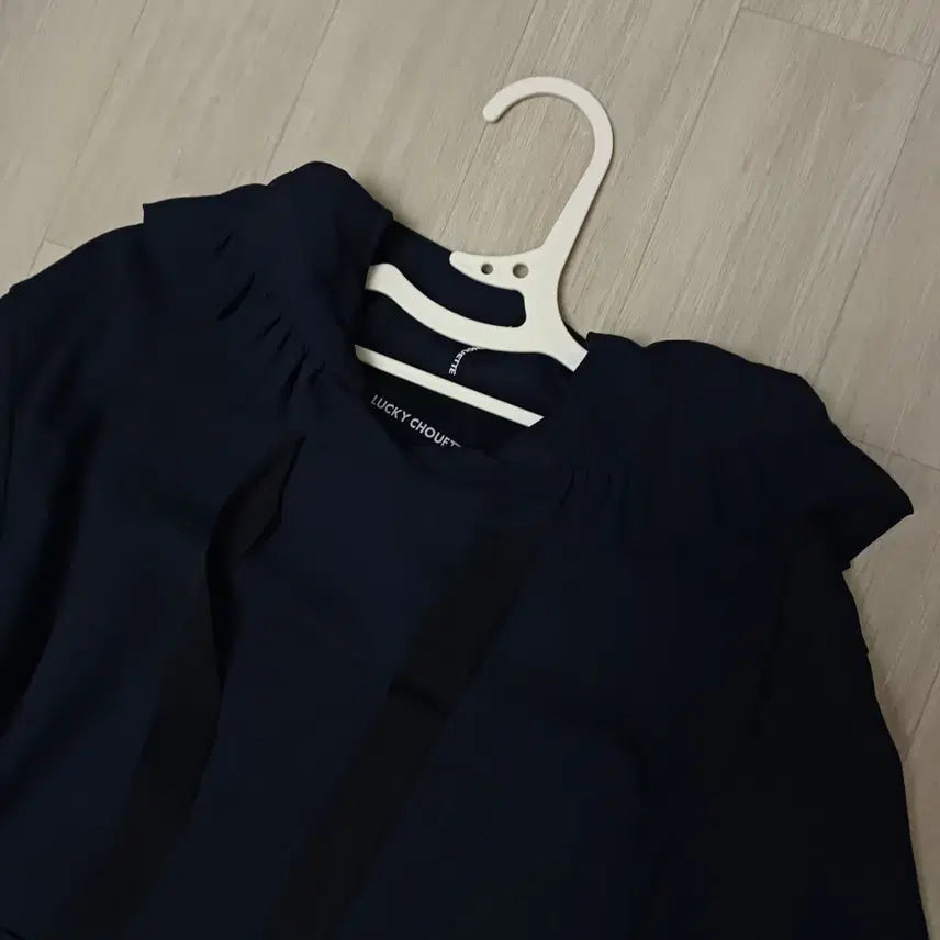 [BUNJANG] Lucky Chouette Navy Pleated Hood Long Dress / 럭키슈에뜨 네이비 플리츠후두 롱 원피스(66)총장110