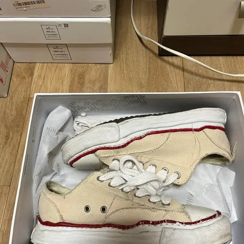 [BUNJANG] Mihara Yasuhiro Peterson Natural Flagship Store Limited Edition Sneakers (Size 42) / (초판) 미하라야스히로 피터슨 내츄럴 플래그쉽 스토어 한정 42 판매