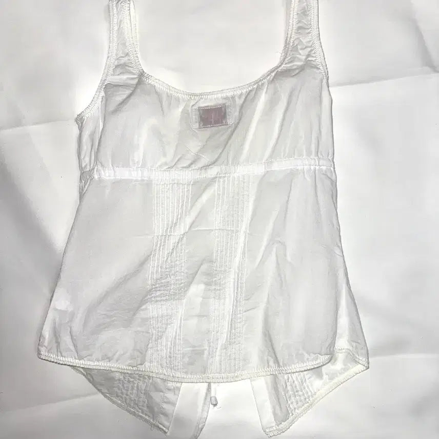 [BUNJANG] Sculptor Pintuck Lounge Sleeveless Top White / 스컬프터) 핀턱 슬리브리스 탑 블라우스