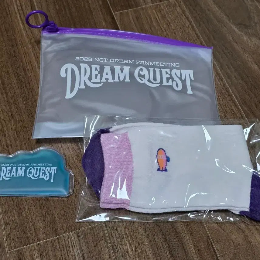 [BUNJANG] NCT Dream Fan Meeting Dream Quest Socks &amp; Cool Pack Bundle Set / Nct 드림 팬미팅 드림퀘스트 양말 쿨팩 양도