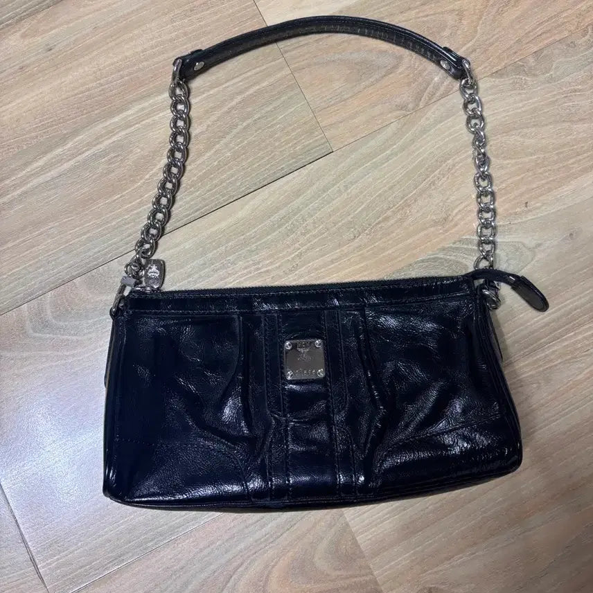 [SOLD OUT] MCM 빈티지 레더 숄더백
