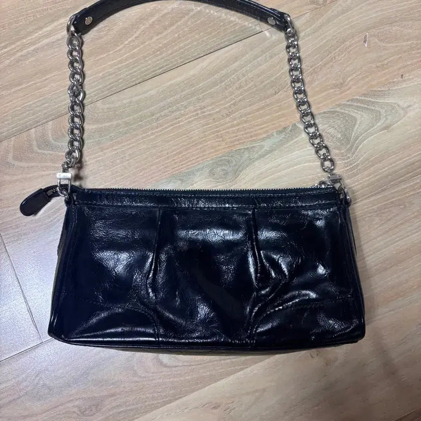 [SOLD OUT] MCM 빈티지 레더 숄더백