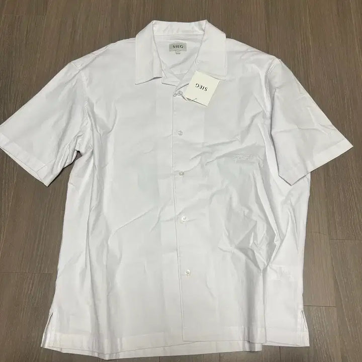 [BUNJANG] JIIKE Stina Persson Collaboration Flower Embroidery Short-Sleeve Shirt / [새상품] 지이크 스티나페르손 콜라보 꽃 자수 반팔 셔츠