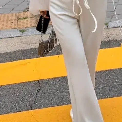 [BUNJANG] Airy Fabric Bootcut Pants (Ivory) / 새상품)에어리원단 부츠컷팬츠(아이)