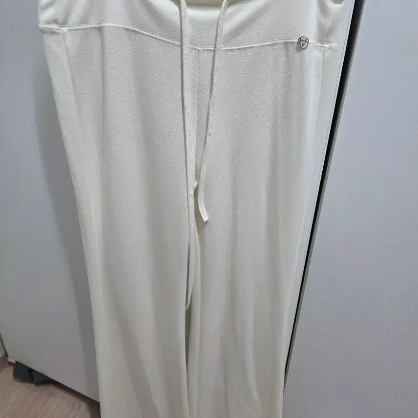 [BUNJANG] Airy Fabric Bootcut Pants (Ivory) / 새상품)에어리원단 부츠컷팬츠(아이)