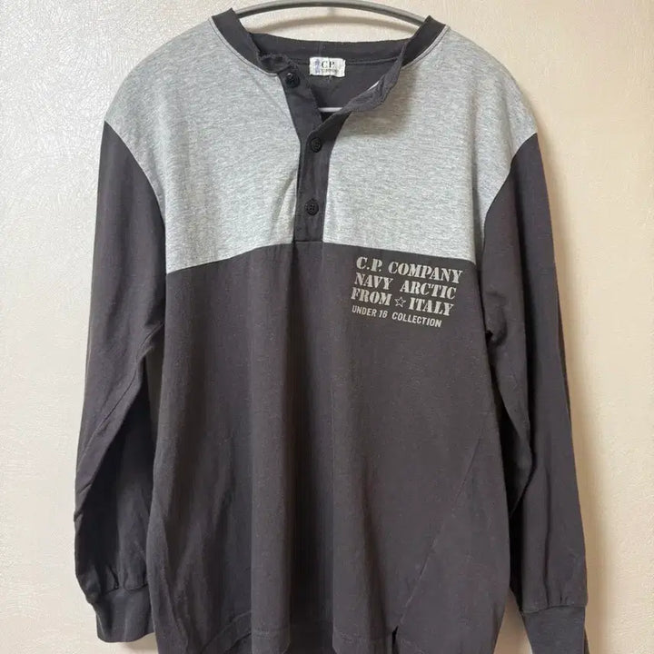 [SOLD OUT] CP Company long sleeve