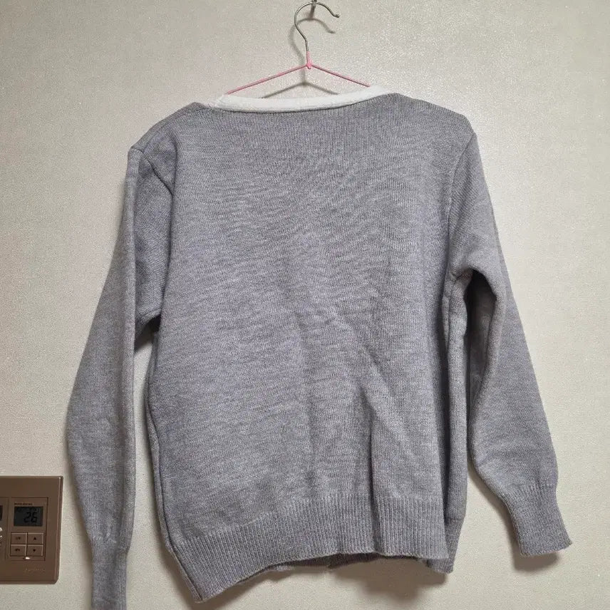[BUNJANG] Gray/White Color Block V-Neck Knit Cardigan / 그레이/화이트 배색 브이넥 니트 가디건 6번