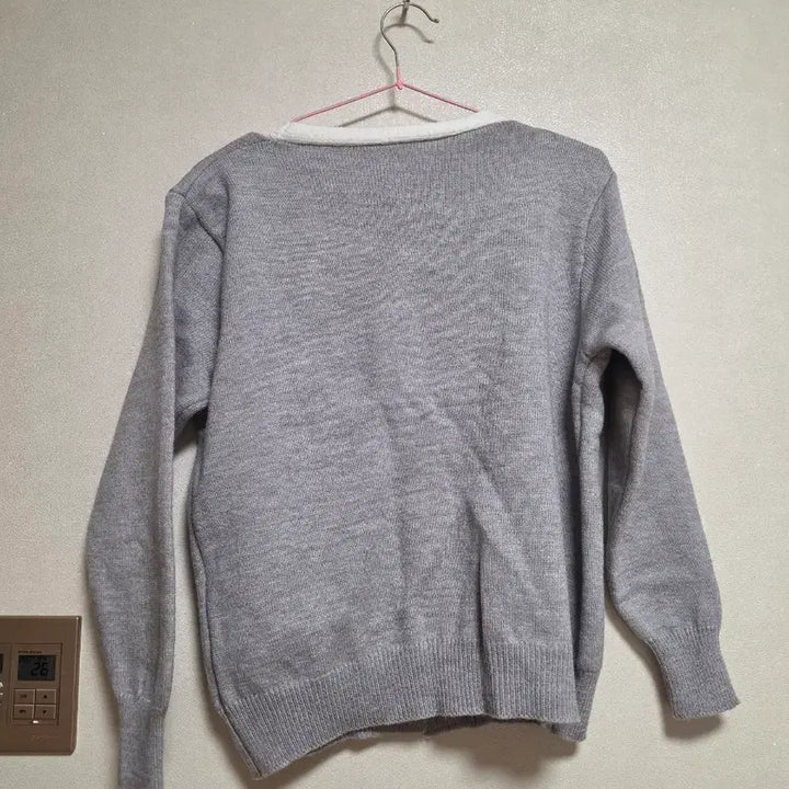 [BUNJANG] Gray/White Color Block V-Neck Knit Cardigan / 그레이/화이트 배색 브이넥 니트 가디건 6번