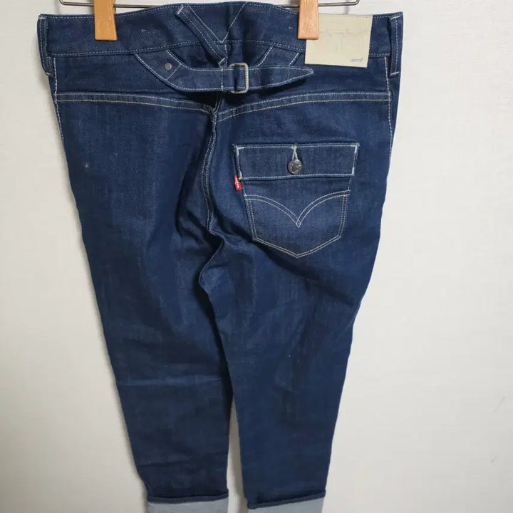 [SOLD OUT] [W30] 리바이스 모던 오리지널 신치백 워크웨어 데님 (진청)
