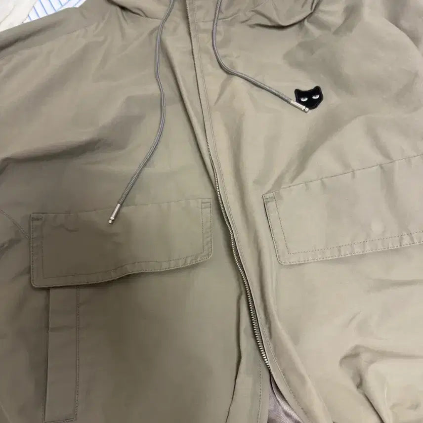 [BUNJANG] ZIOZIA Embroidered Hooded Windbreaker Jumper / 지오송지오  자수 후드 바람막이 점퍼