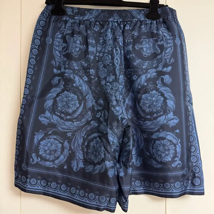 [BUNJANG] Versace Navy Baroque Silk Shorts / VERSACE 베르사체 실크 네이비 바로크 반바지 새상품