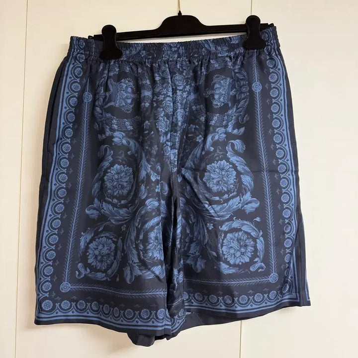 [BUNJANG] Versace Navy Baroque Silk Shorts / VERSACE 베르사체 실크 네이비 바로크 반바지 새상품