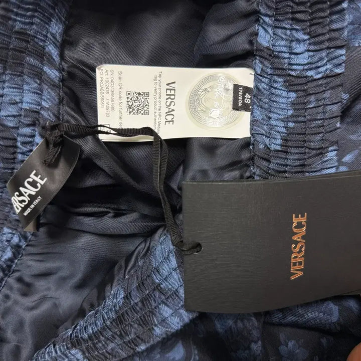 [BUNJANG] Versace Navy Baroque Silk Shorts / VERSACE 베르사체 실크 네이비 바로크 반바지 새상품