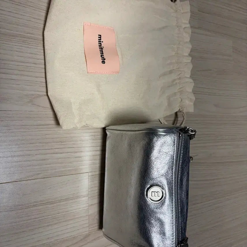 [BUNJANG] Minuit-Mute Brett Mini Silver Bag / 미닛뮤트 브렛미니 실버