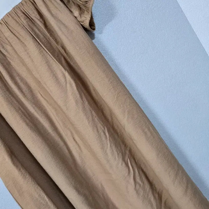 [SOLD OUT] 퍼프소매 배색 레이온면 원피스 프리