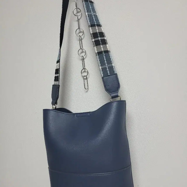 [BUNJANG] Samantha Thavasa Bucket Crossbody Bag Navy / 사만사타바사 크로스백 * 19/20