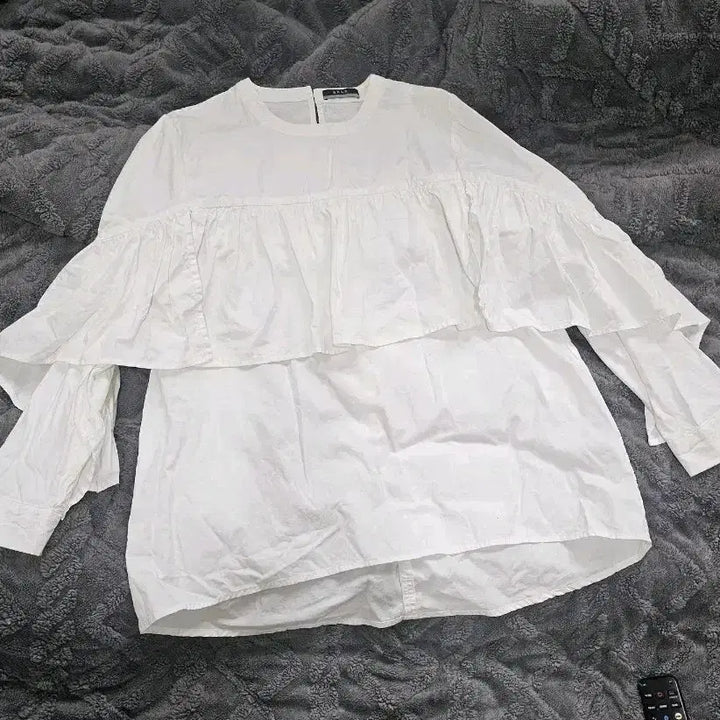 [BUNJANG] AHIN White Frill Cotton Blouse M / ahi.n화이트 프릴 면  블라우스 m